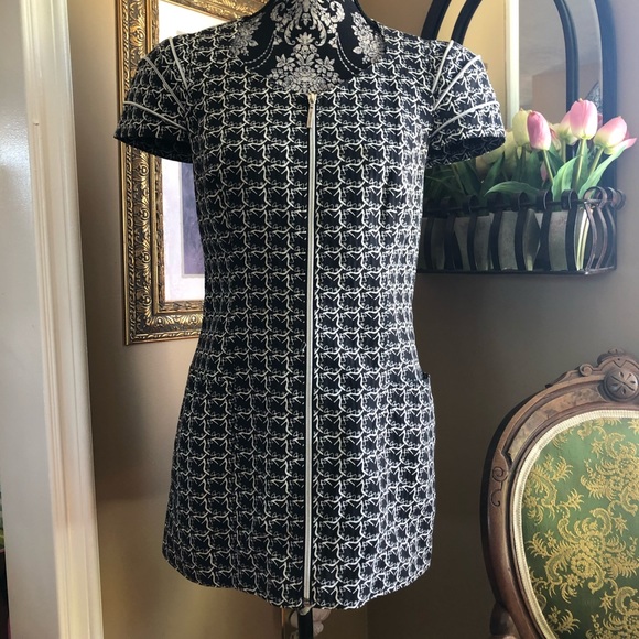 Simon Chang | 8 - Picture 1 of 6